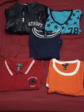 BUNDLE Of Men's Tops Size Large